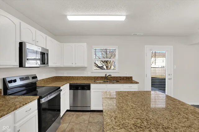 $269,900 | 6844 West Philadelphia Drive, McCordsville, IN 46055