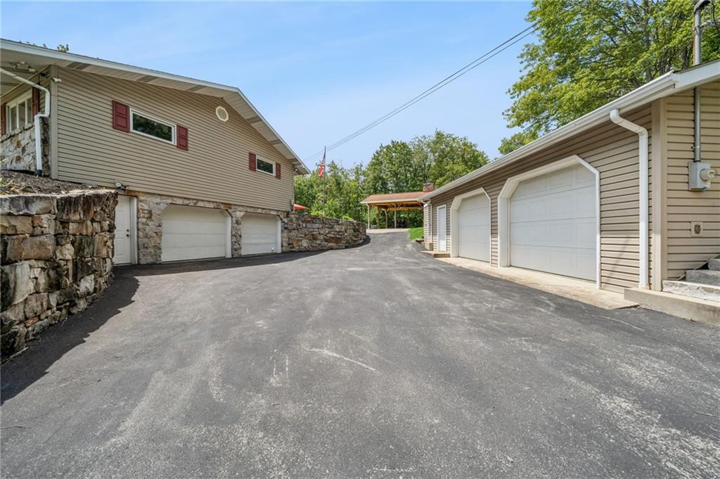 140 Quarry Road Latrobe, PA 15650 - Photo 4 of 42