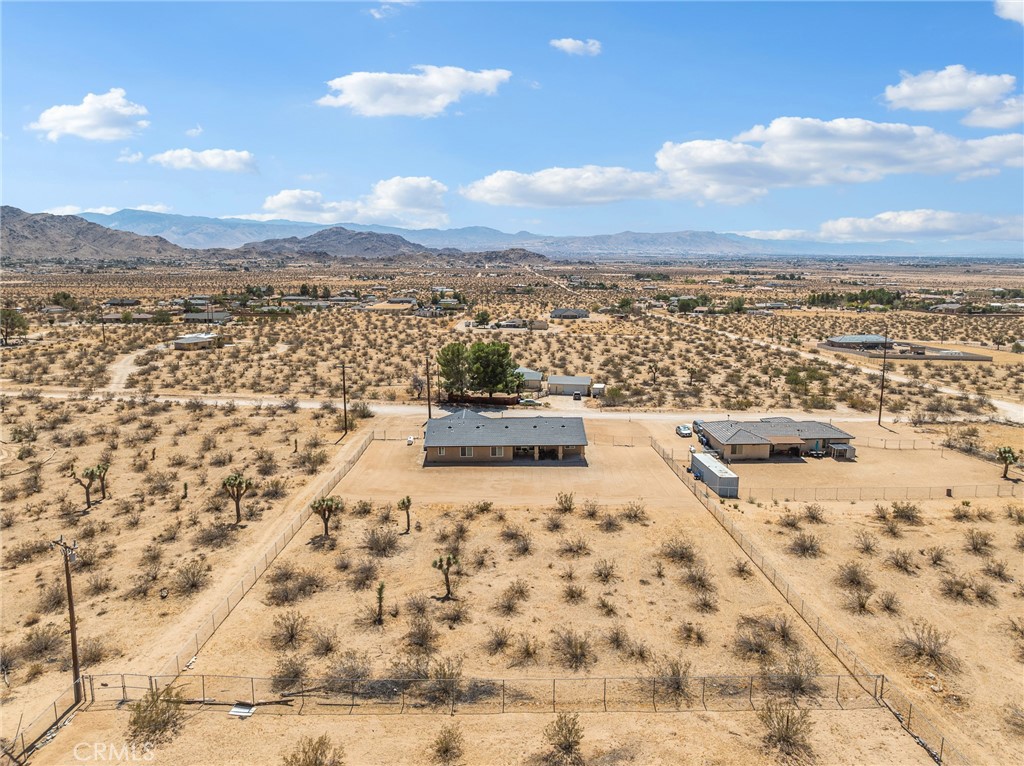 24162 Shoshone Road Apple Valley, CA 92307 - Photo 37 of 40 a view of a city