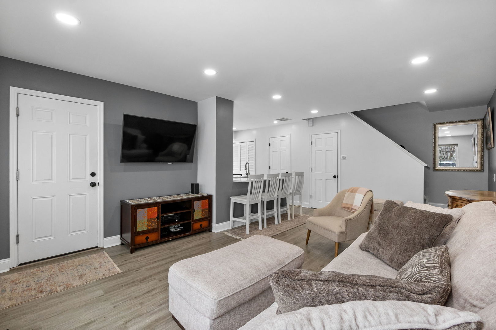 1688 Normantown Road Naperville, IL 60564 - Photo 4 of 17 Gallery Image 4