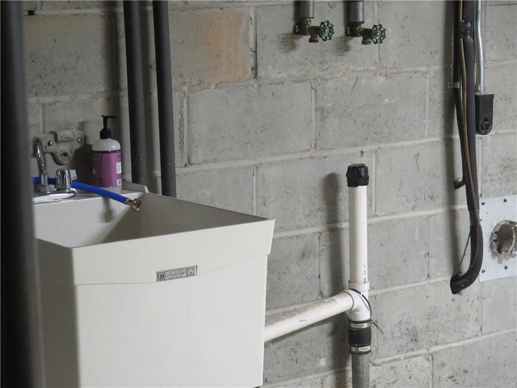 353 Mountain View Drive Northwest Gainesville, GA 30501 - Photo 7 of 8 a close view of sink