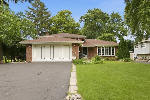 $390,000 | 10706 South Neenah Avenue, Worth, IL 60482