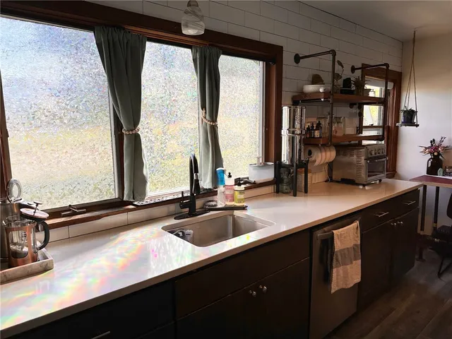 $2,950 | 749 West Main Road, Portsmouth, RI 02871