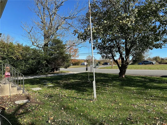 $2,950 | 749 West Main Road, Portsmouth, RI 02871