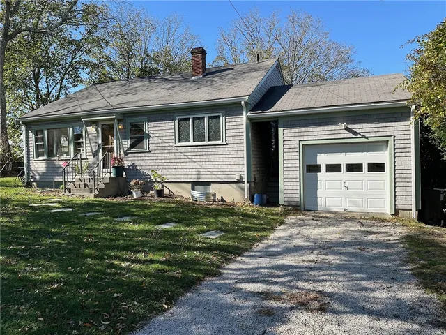 $2,950 | 749 West Main Road, Portsmouth, RI 02871