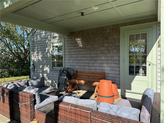 $2,950 | 749 West Main Road, Portsmouth, RI 02871