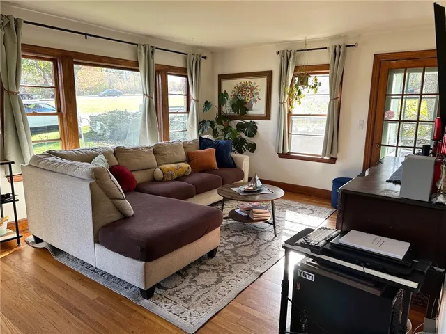 $2,950 | 749 West Main Road, Portsmouth, RI 02871