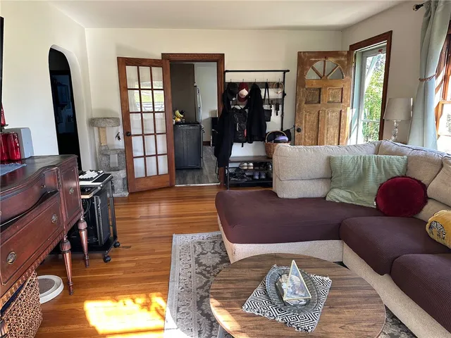 $2,950 | 749 West Main Road, Portsmouth, RI 02871