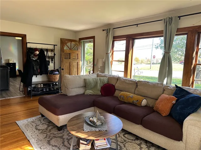 $2,950 | 749 West Main Road, Portsmouth, RI 02871