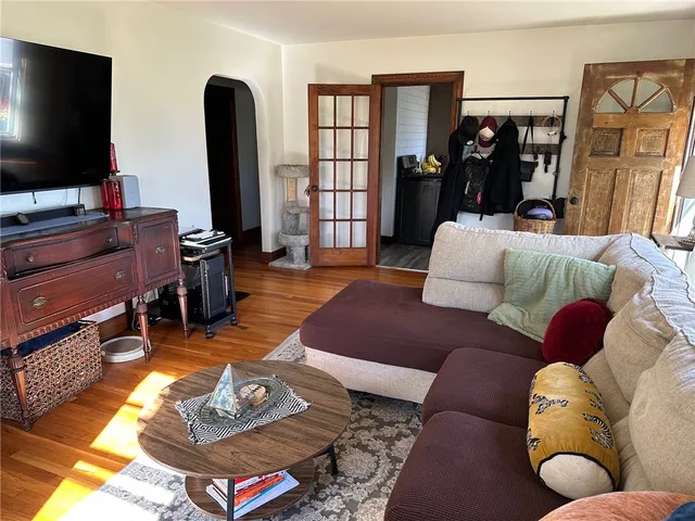 $2,950 | 749 West Main Road, Portsmouth, RI 02871