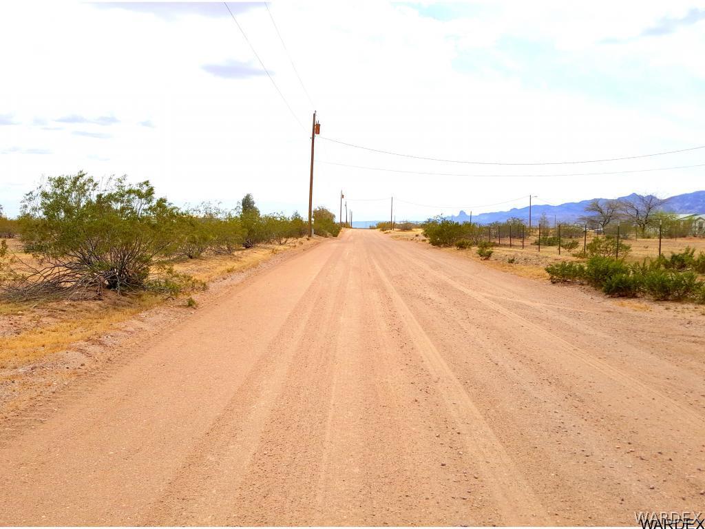 . South Cordes Road Golden Valley, AZ 86413 - Photo 3 of 4 Smooth road
