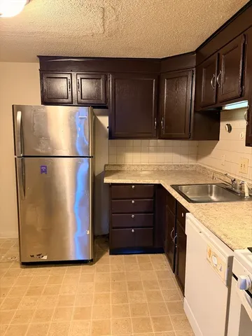 $215,000 | 345 Hildreth Street, Unit 14, Lowell, MA 01850