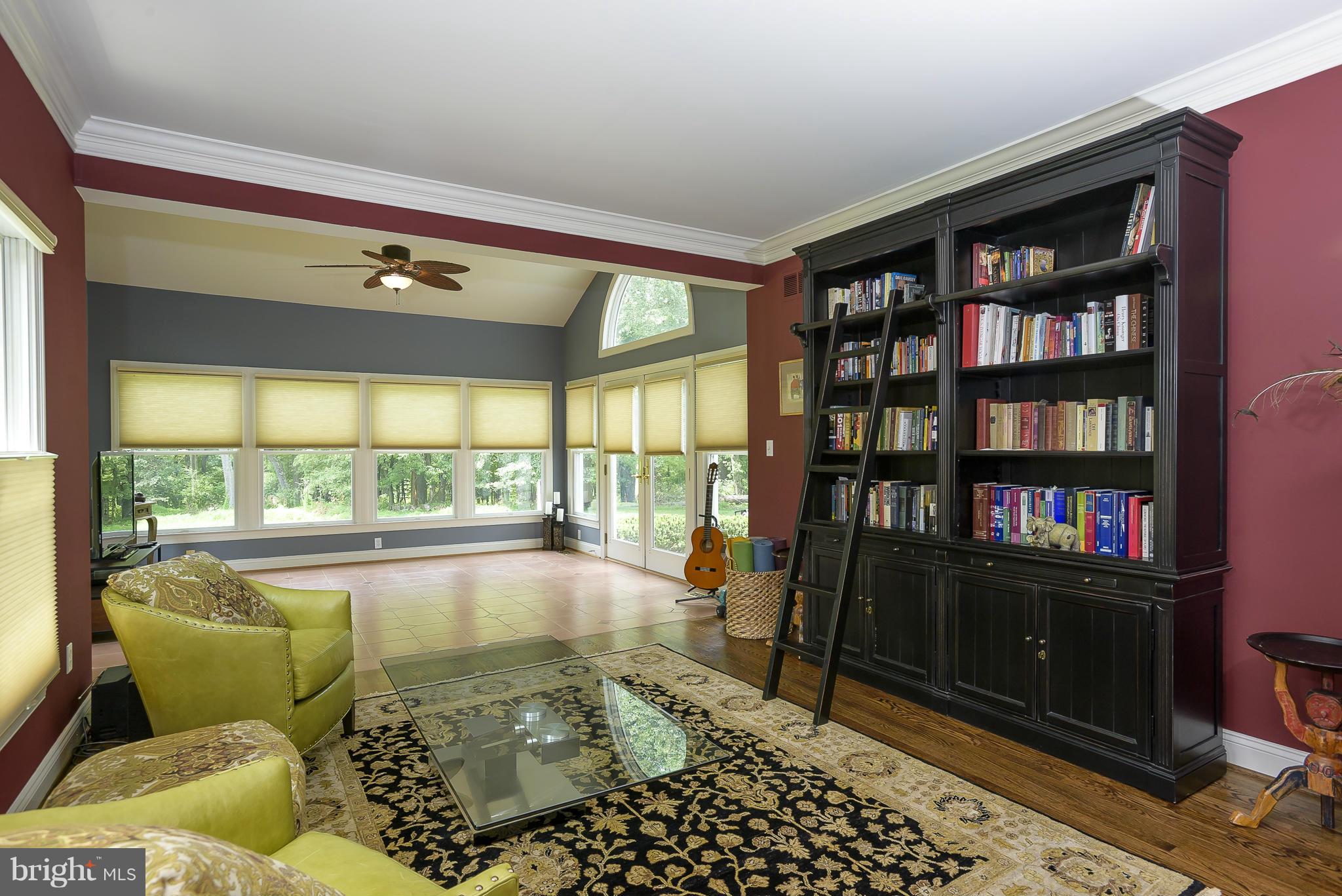 3947 Sharp Road Glenwood, MD 21738 - Photo 7 of 28 Living Room