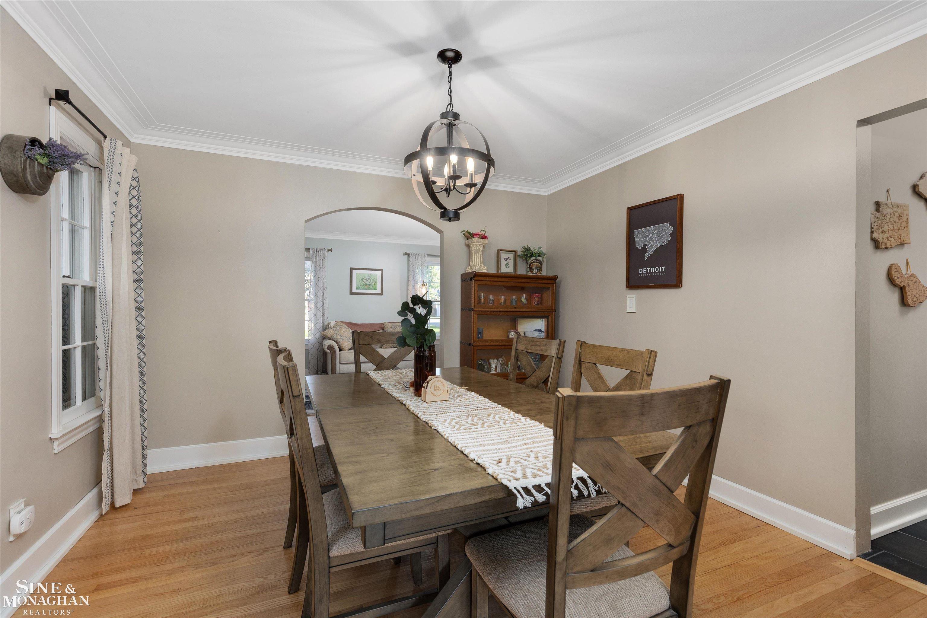 1291 Roslyn Road Grosse Pointe Woods, MI 48236 - Photo 13 of 39