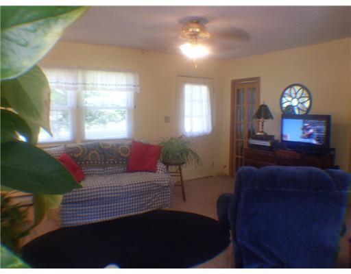 672 East Pittston Road Pittston, ME 04345 - Photo 11 of 25 Living Room. Nice fresh living room...