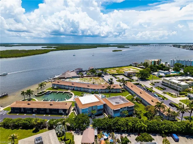 $2,500 | 850 Palm Street, Unit C5, Marco Island, FL 34145