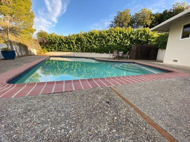 235 Mistletoe Road Los Gatos, CA 95032 - Photo 5 of 5 Gallery Image 5