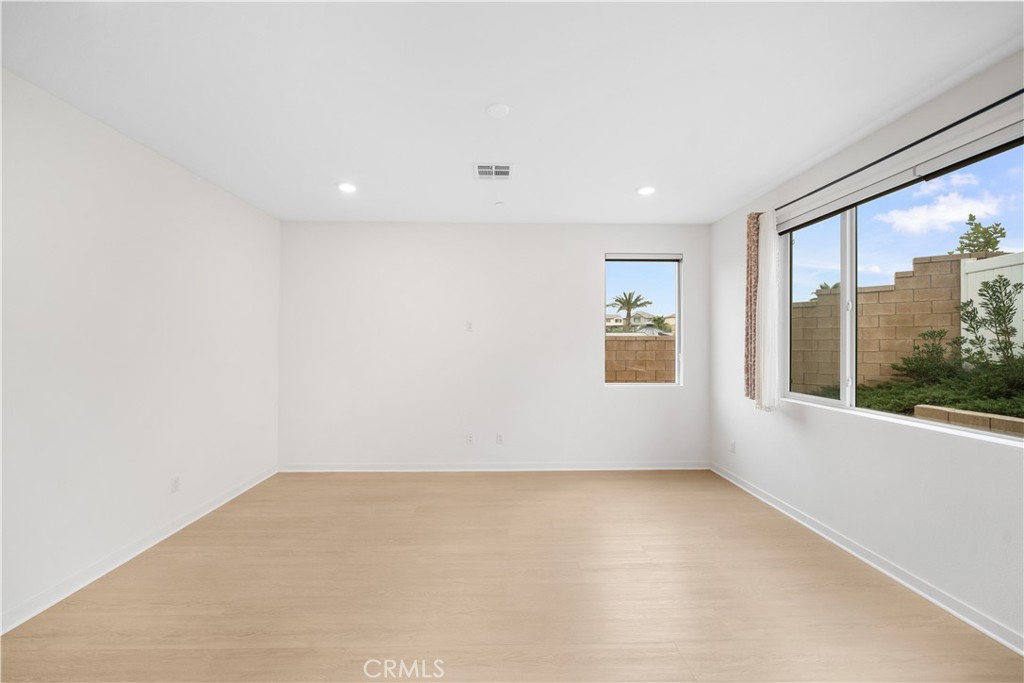 542 Colorado Drive Rialto, CA 92377 - Photo 13 of 68