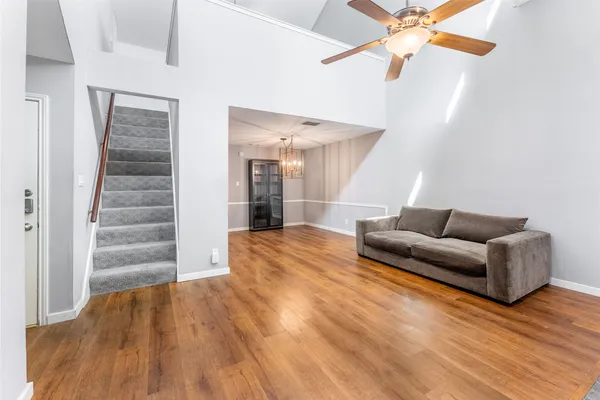 $2,300 | 1500 Woodlawn Boulevard, Unit 302, Austin, TX 78703