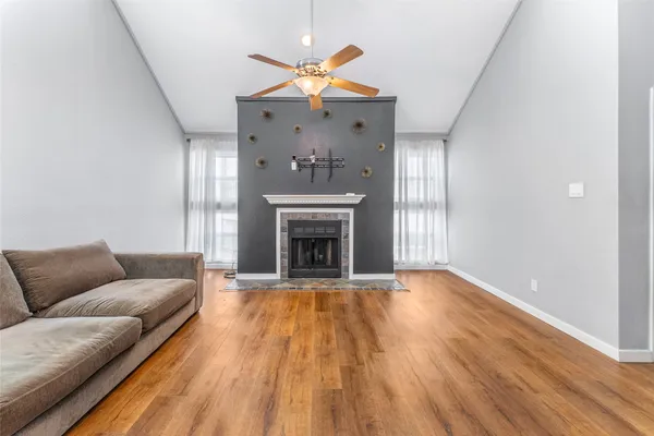 $2,300 | 1500 Woodlawn Boulevard, Unit 302, Austin, TX 78703