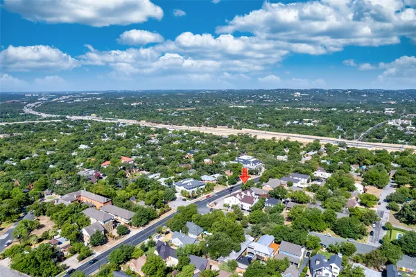 $2,300 | 1500 Woodlawn Boulevard, Unit 302, Austin, TX 78703