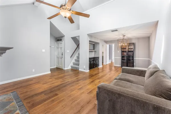 $2,300 | 1500 Woodlawn Boulevard, Unit 302, Austin, TX 78703