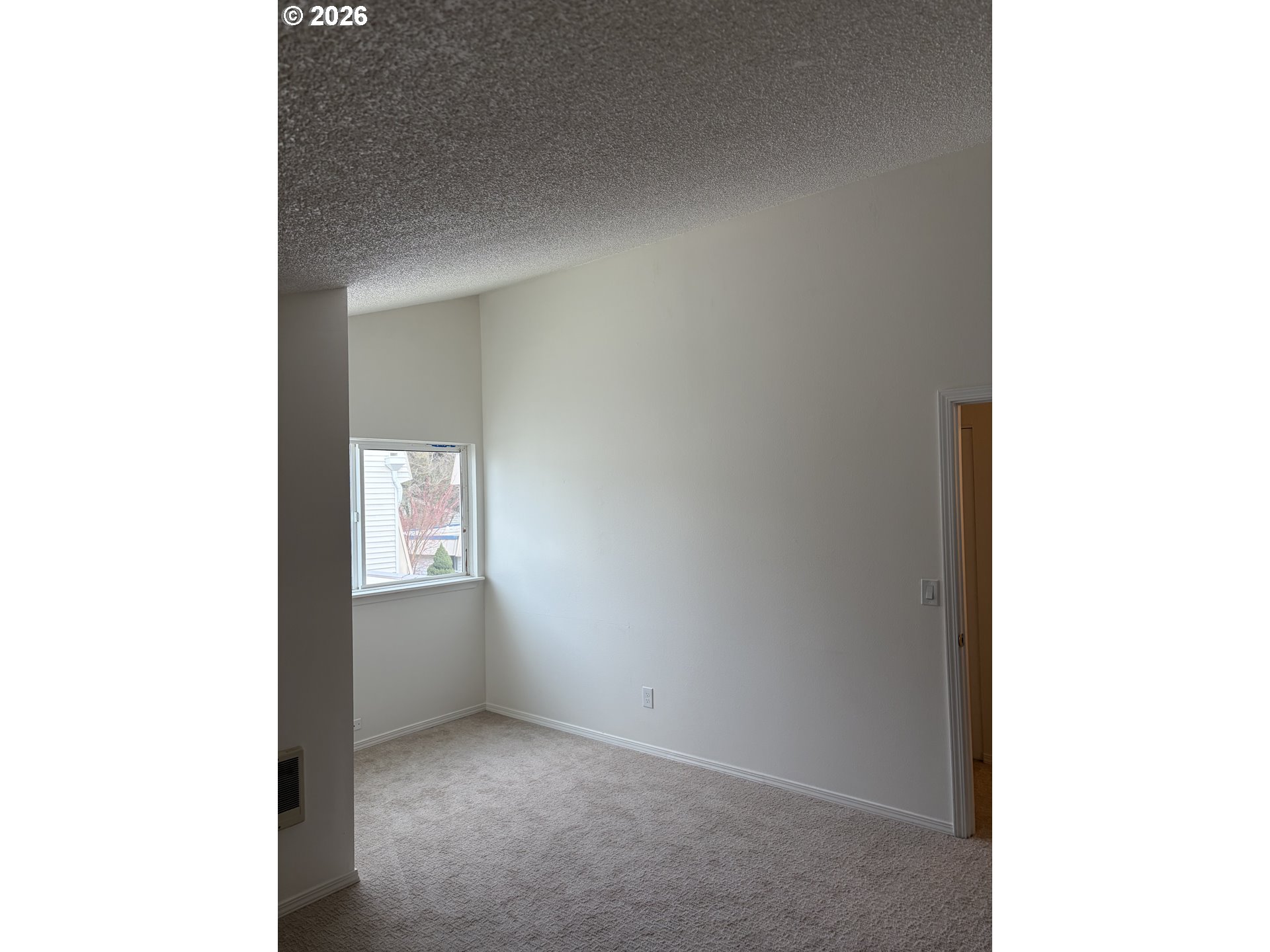 732 Southeast Rene Avenue Gresham, OR 97080 - Photo 14 of 21 a view of an empty room and window