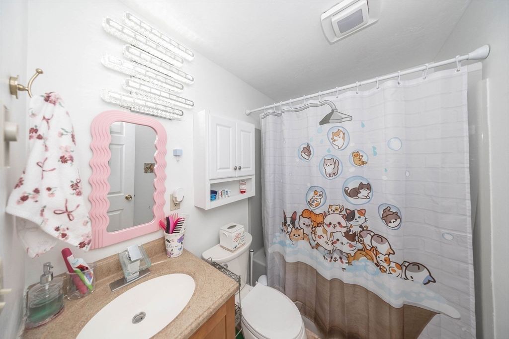 155 Hamilton Street, Unit 4 Worcester, MA 01604 - Photo 32 of 41