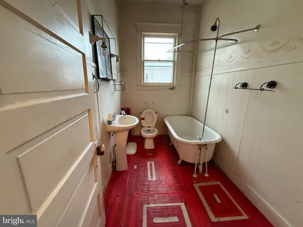 $177,900 | 110 North Main Street, Edinburg, VA 22824