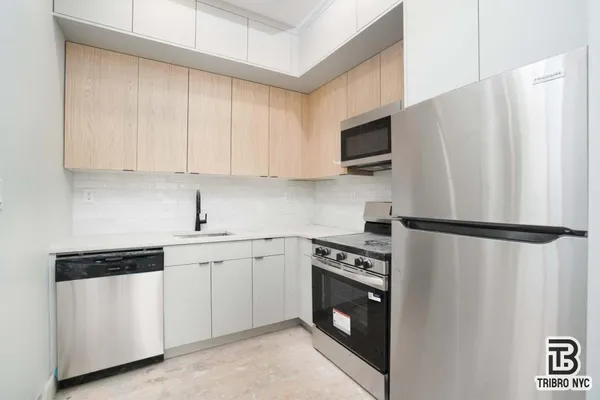 $4,795 | 92 Manhattan Avenue, Unit 2E | Williamsburg