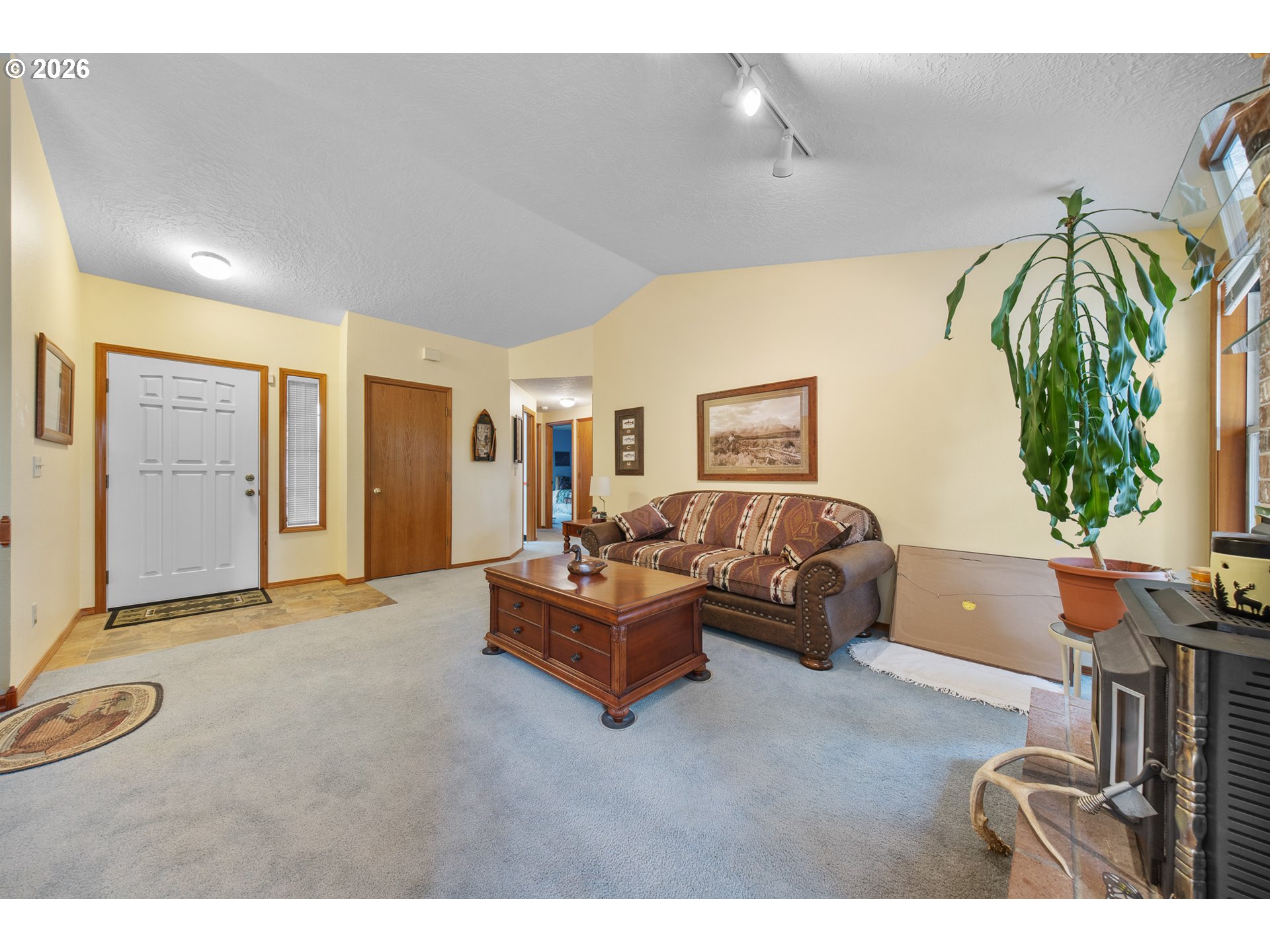 701 Southwest Linneman Court Gresham, OR 97030 - Photo 4 of 28
