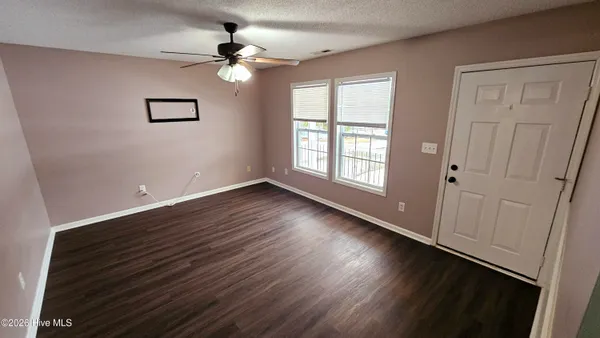 $1,750 | 207 America Court, Jacksonville, NC 28540