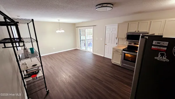 $1,750 | 207 America Court, Jacksonville, NC 28540