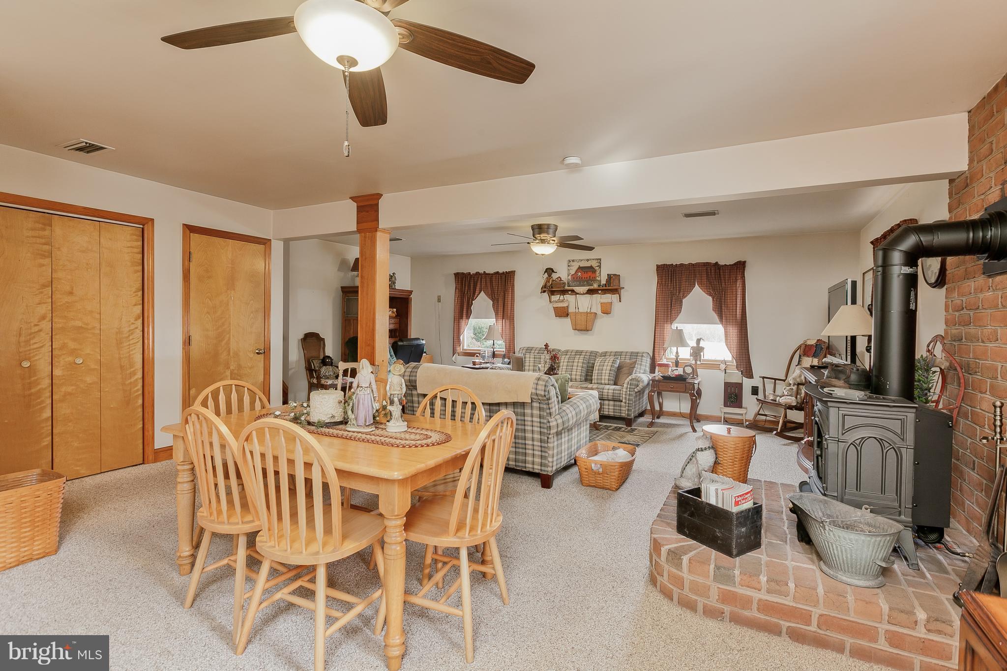 14823 Clear Spring Road Williamsport, MD 21795 - Photo 19 of 29 Family Room