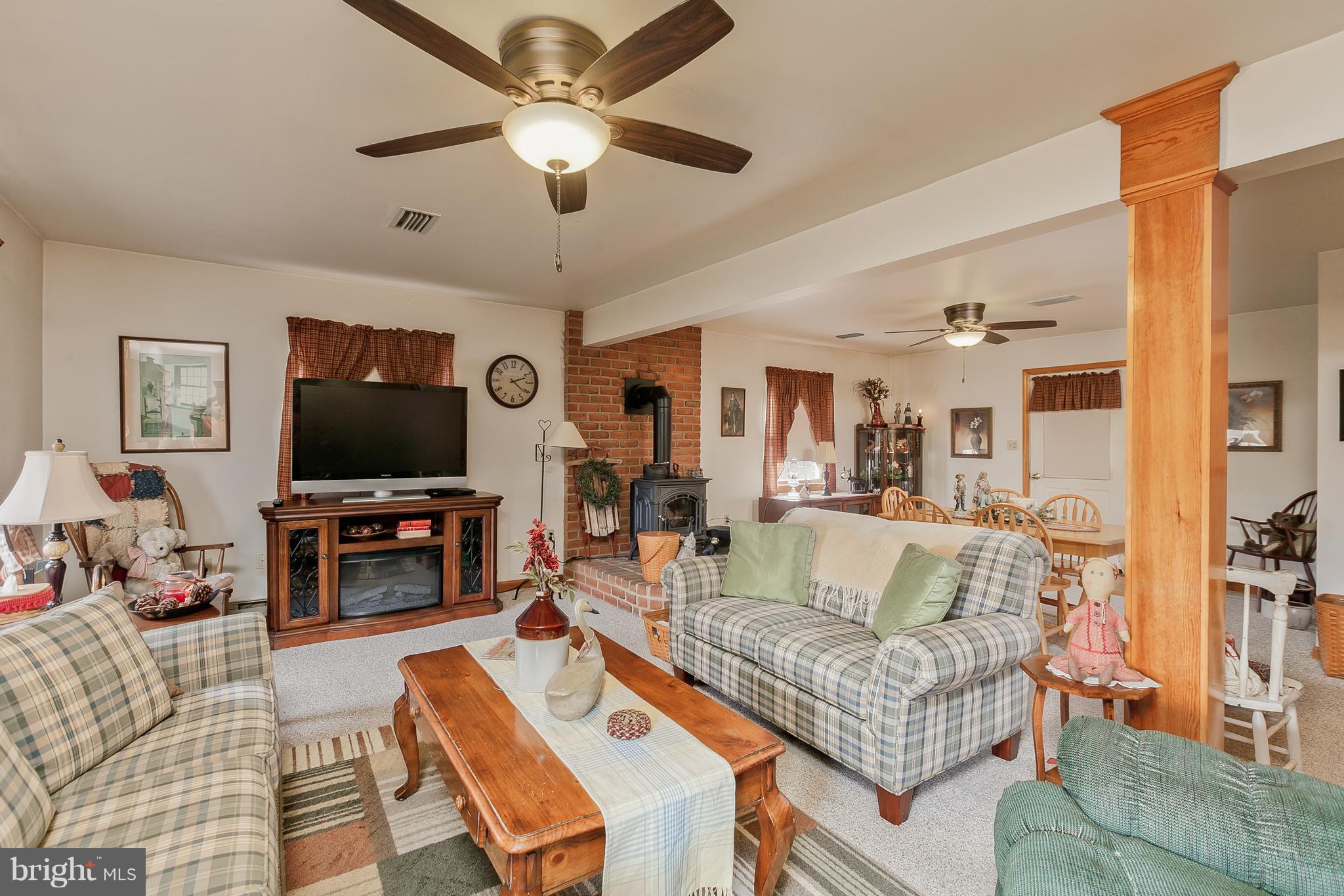 14823 Clear Spring Road Williamsport, MD 21795 - Photo 20 of 29 Family Room