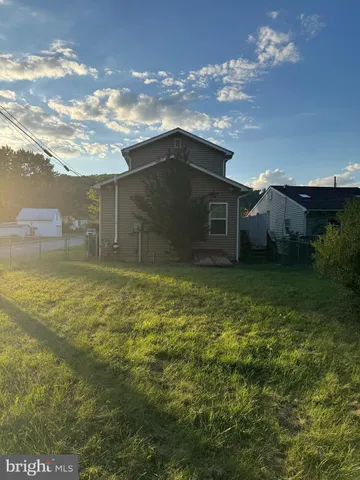 $2,100 | 1400 Vine Street, Reading, PA 19606