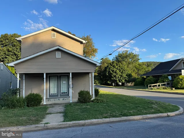 $2,100 | 1400 Vine Street, Reading, PA 19606