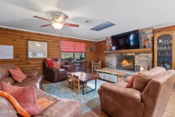 $600,000 | 3004 Pinewood Drive, Overgaard, AZ 85933