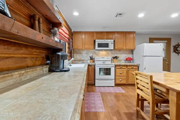 $600,000 | 3004 Pinewood Drive, Overgaard, AZ 85933