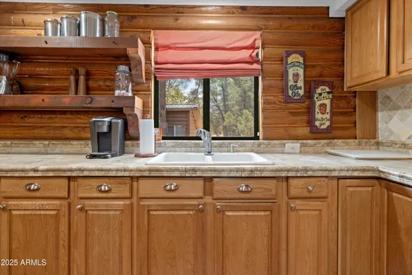 $600,000 | 3004 Pinewood Drive, Overgaard, AZ 85933