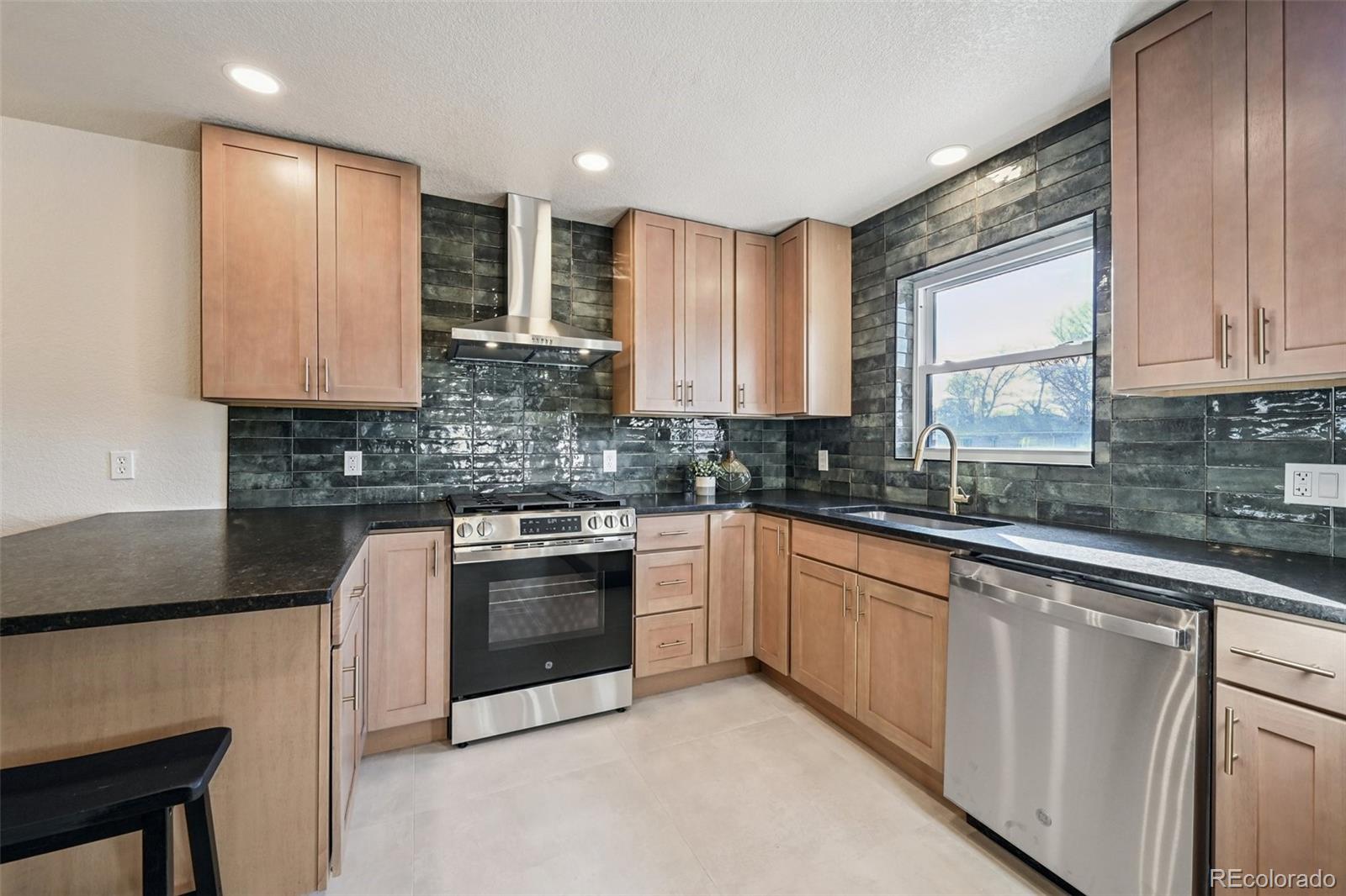 3580 Newport Street Denver, CO 80207 - Photo 12 of 32