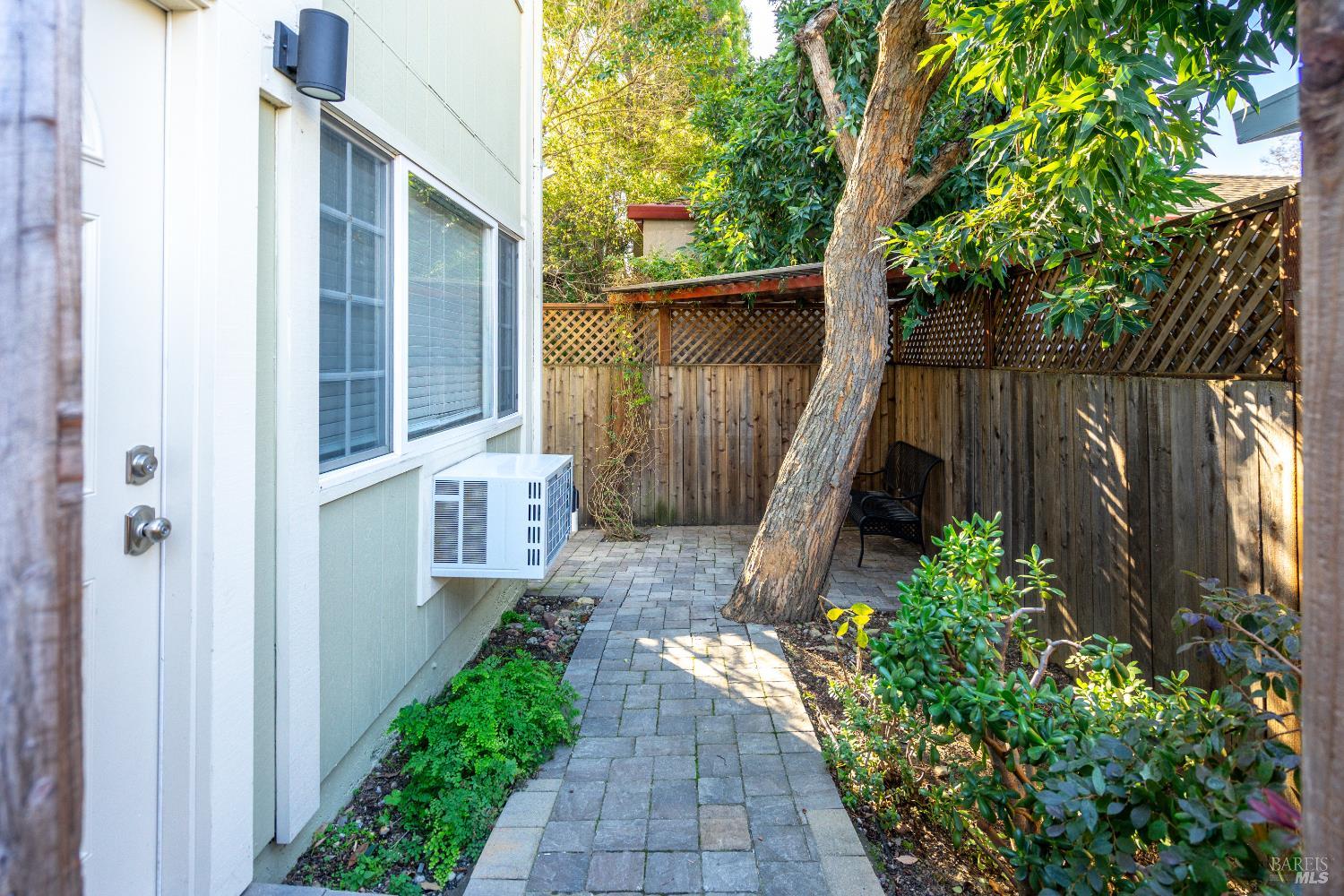 37 Pacheco Street San Rafael, CA 94901 - Photo 9 of 24