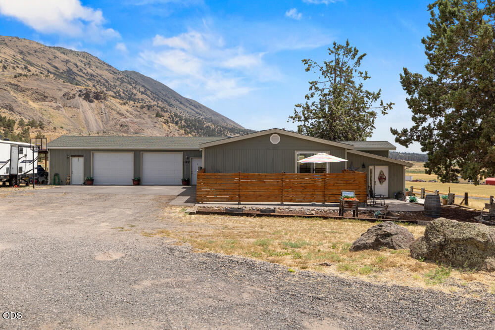 11453 Hill Road Klamath Falls, OR 97603 - Photo 5 of 75 Gallery Image 5
