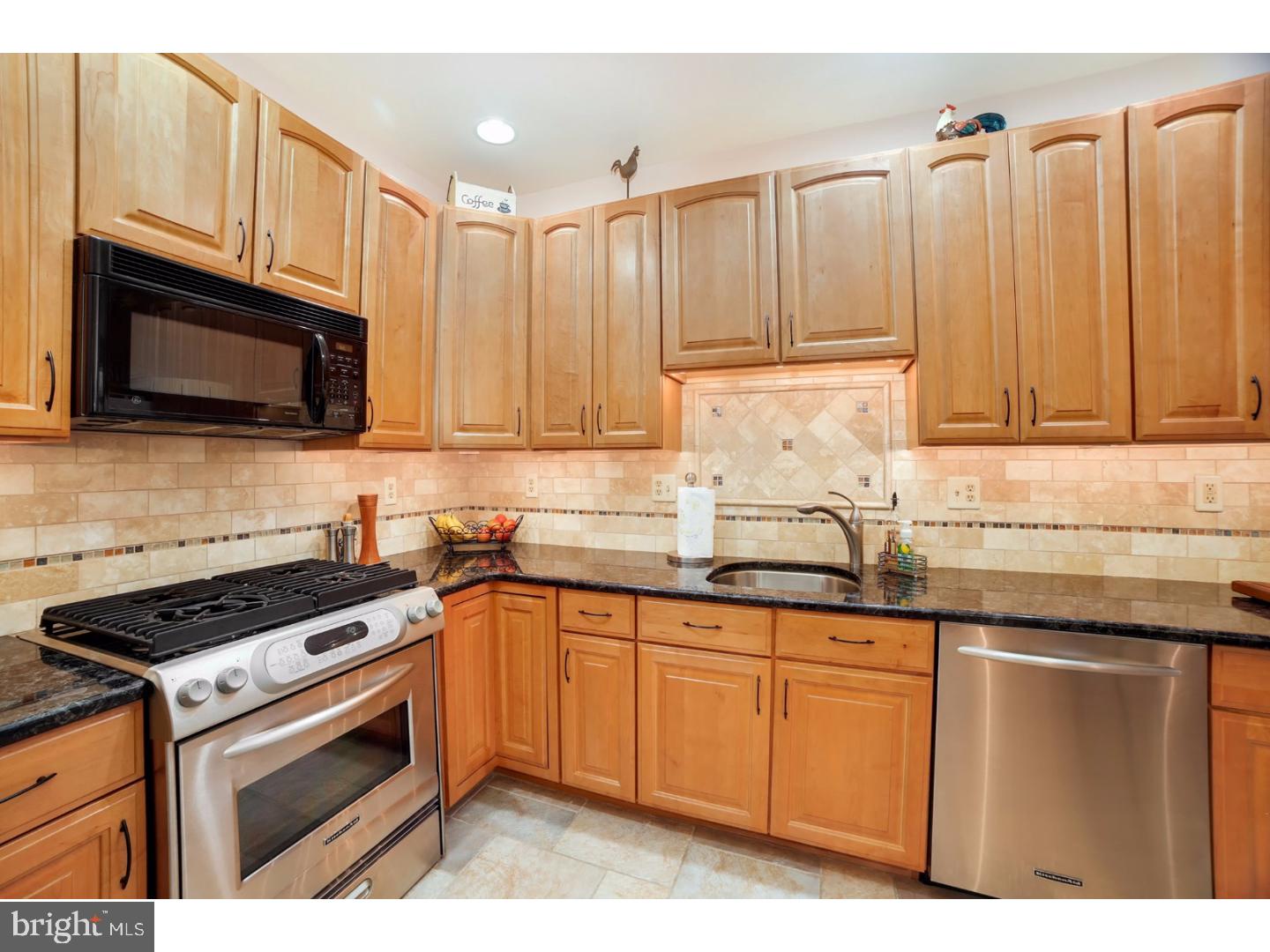 622 Greycliffe Lane Ambler, PA 19002 - Photo 8 of 25