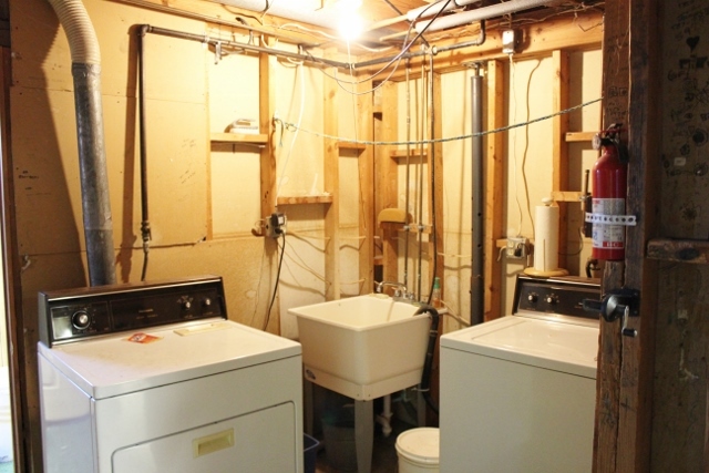 28621 Valley Road Ingleside, IL 60041 - Photo 23 of 24 a utility room with dryer and washer