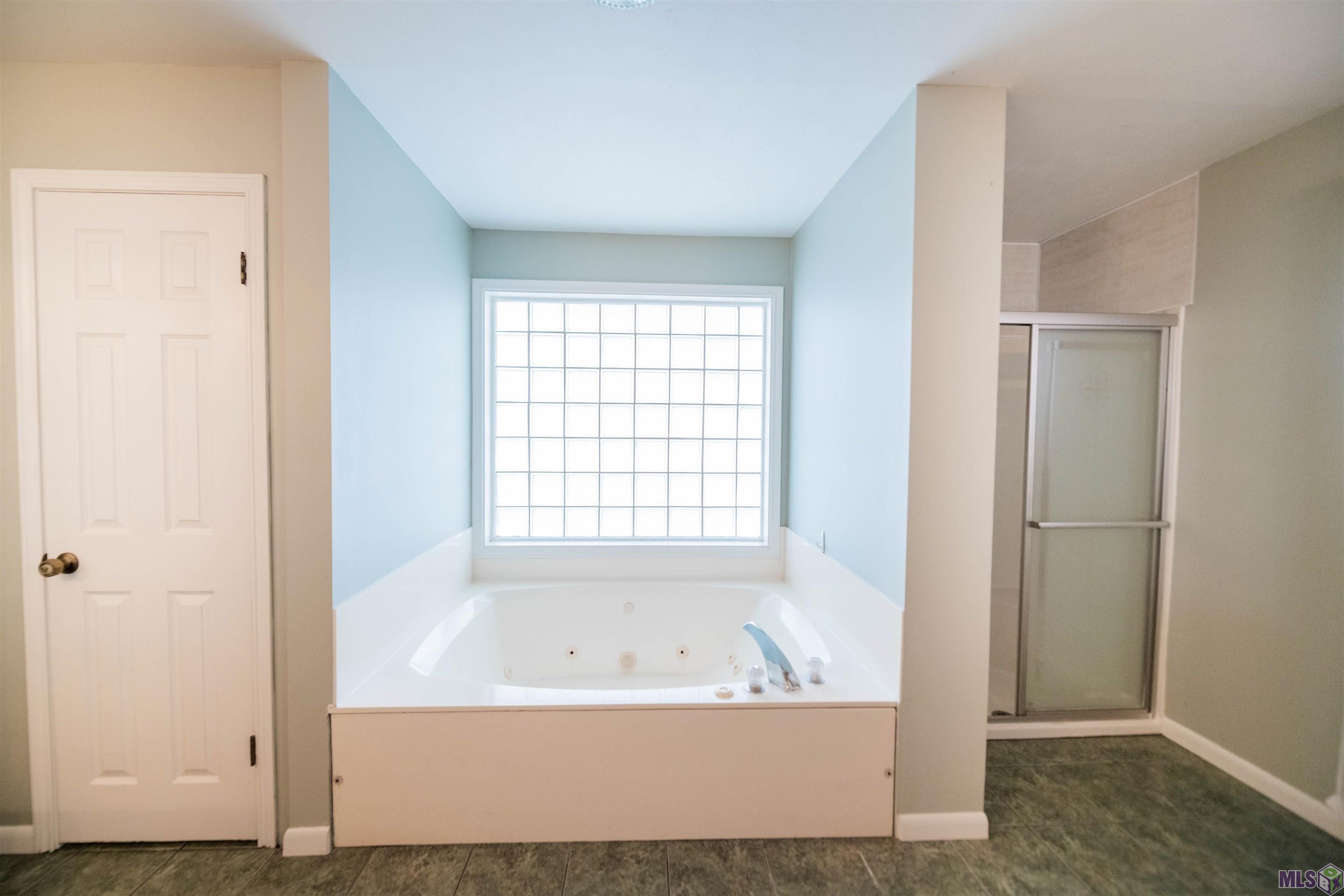 2033 Bayou Blue Road Houma, LA 70364 - Photo 11 of 31 main suite bath view 2