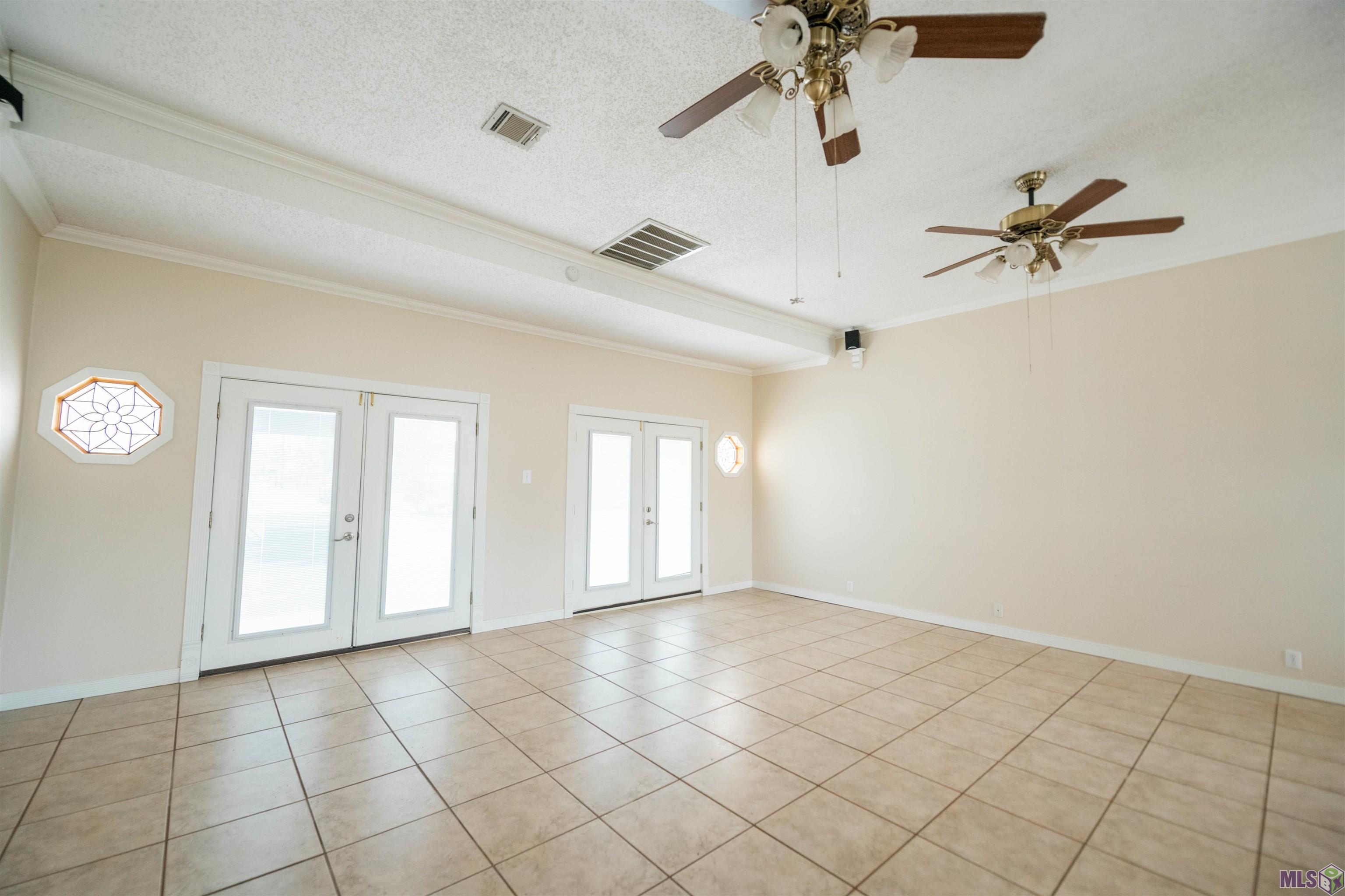 2033 Bayou Blue Road Houma, LA 70364 - Photo 3 of 31 Gallery Image 3