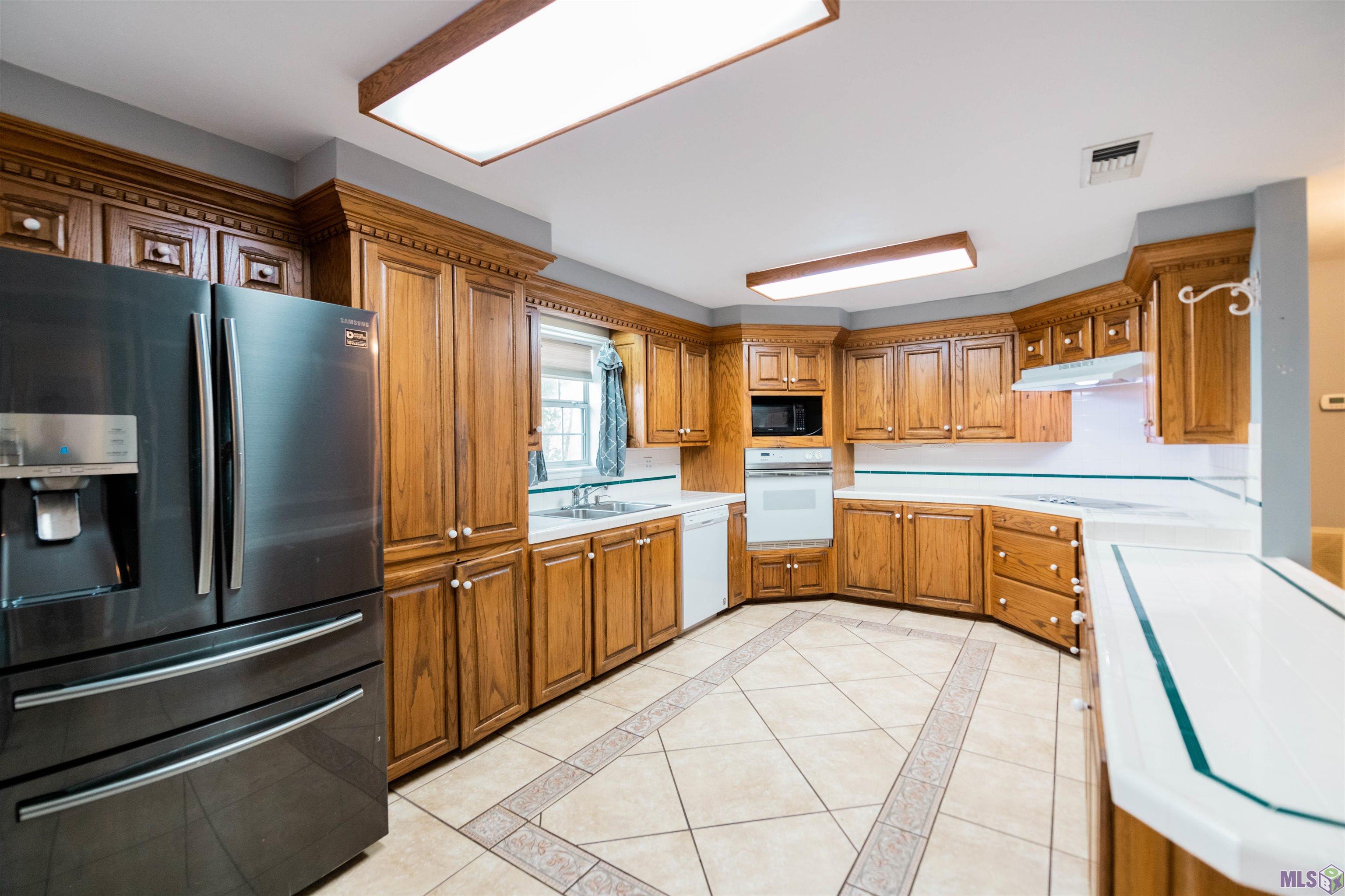 2033 Bayou Blue Road Houma, LA 70364 - Photo 8 of 31 Gallery Image 8