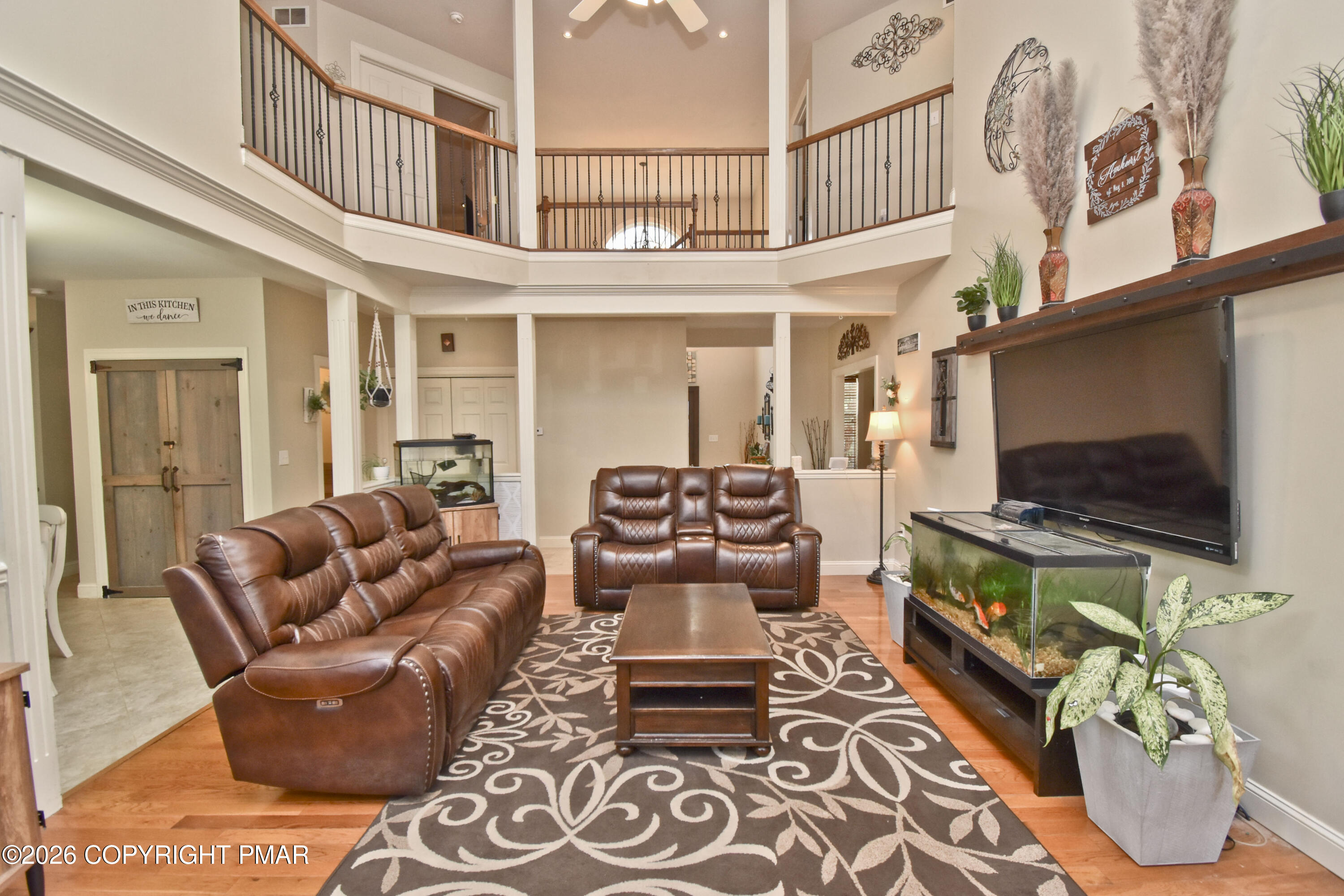 155 Chase Road Stroudsburg, PA 18360 - Photo 5 of 76 6 Great Room (4)