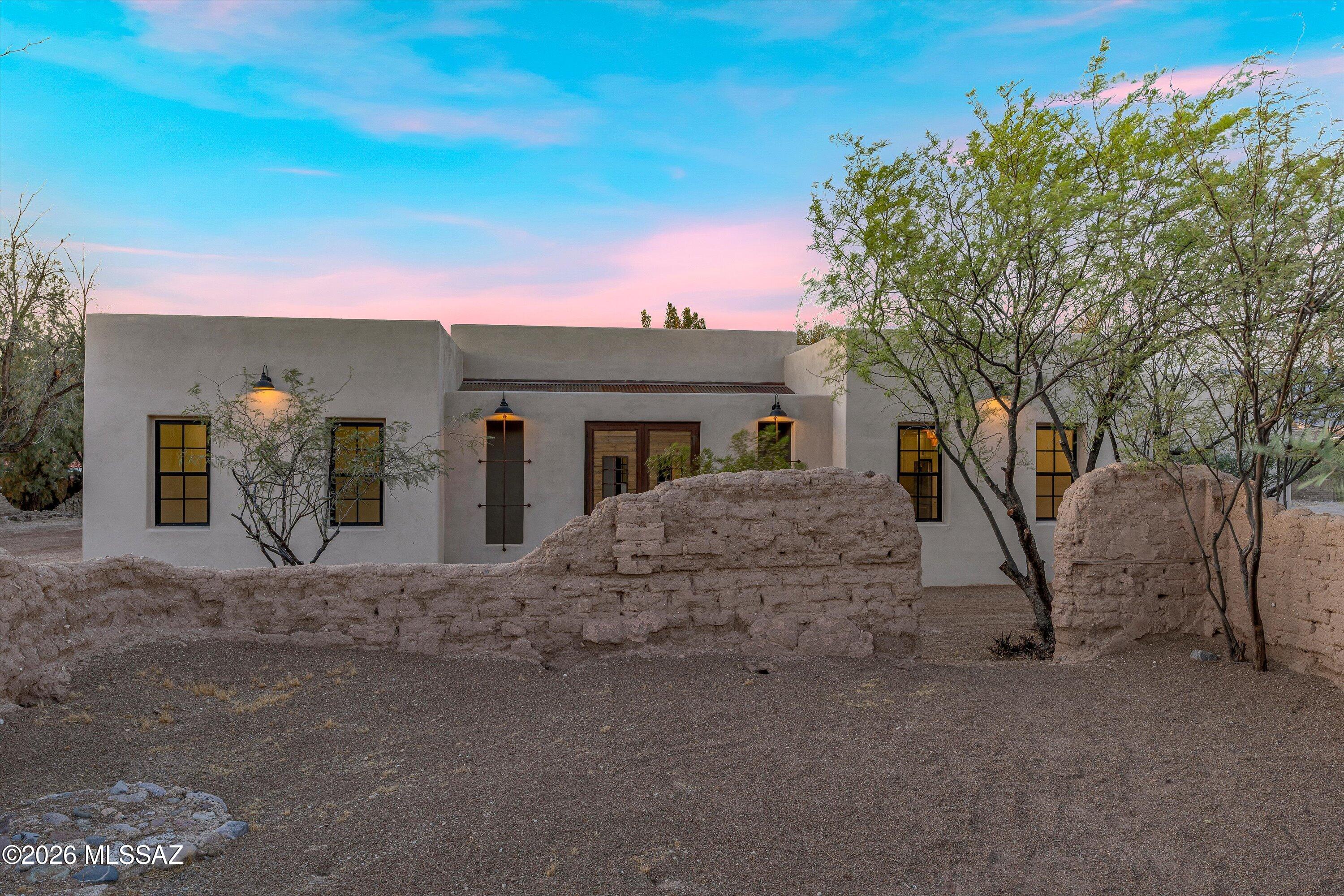 5259 East Fort Lowell Road Tucson, AZ 85712 - Photo 4 of 50 a view of a house with a tree